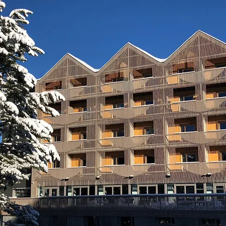 Отель The People - Les 2 Alpes 3*