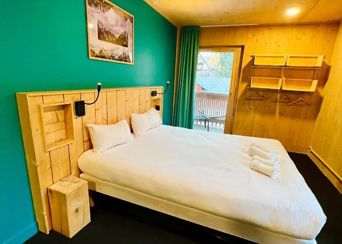 The People - Les 2 Alpes 3*