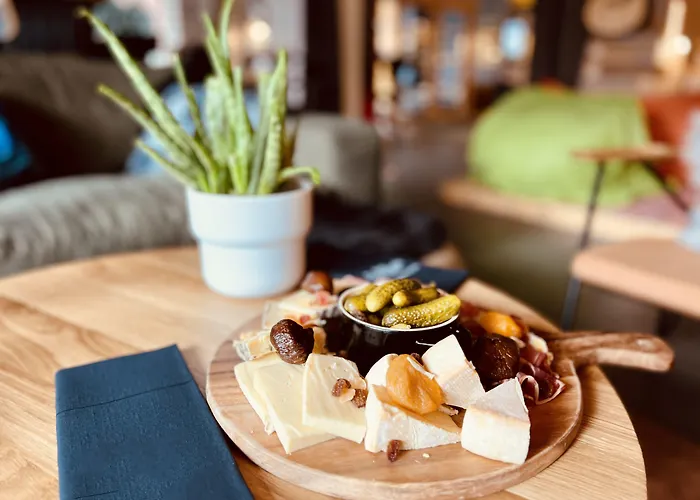 Отель The People - Les 2 Alpes Ле дез Альп