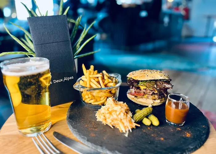 The People - Les 2 Alpes 3*