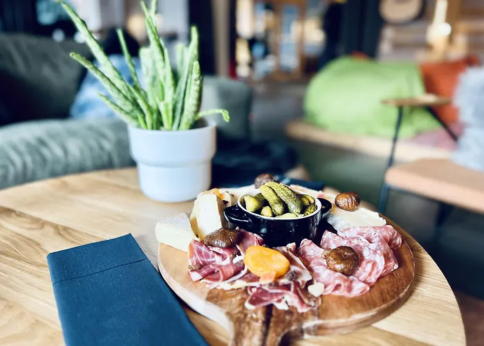 The People - Les 2 Alpes 3*