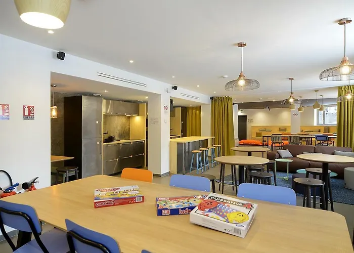 The People - Les 2 Alpes 3*